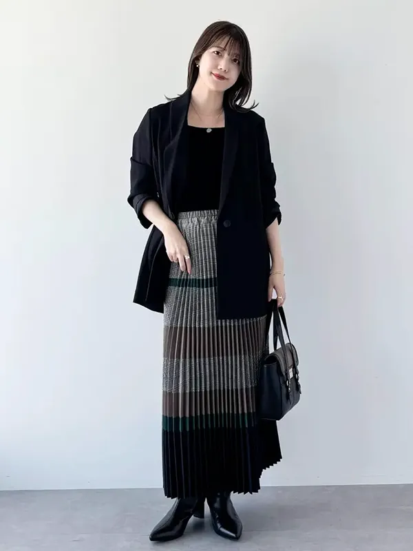 ジャケット×5分袖トップスの秋レイヤードでこなれ顔 |気温17度の服装まとめ!最高/最低17度別のおすすめコーデ【2026最新】|ストライプクラブ