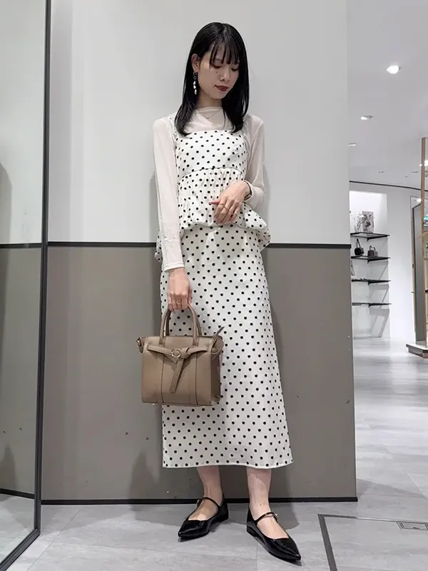 シアートップス×ドットキャミワンピースで大人レディコーデを手軽に実現 | 春 夏 ワンピース コーデ